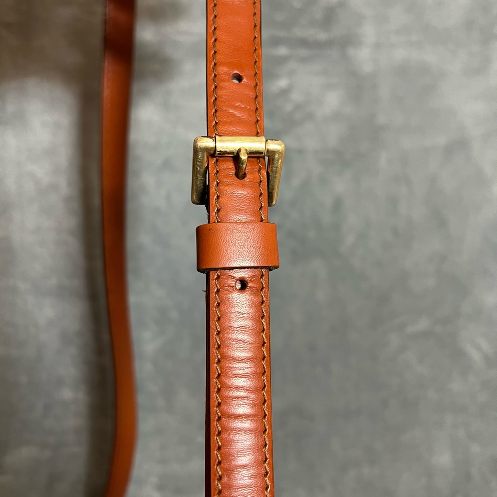 LOUIS VITTON EPI Jeune Fille Epi Crossbody in Kenyan Fawn color - Picture 14 of 16